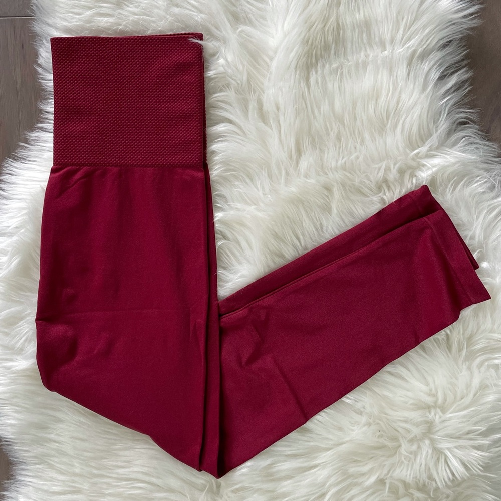 High Waist Women’s Seamless Capri Cabernet